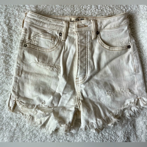 Off White Cut off denim shorts / California closet staple! - Picture 1 of 4